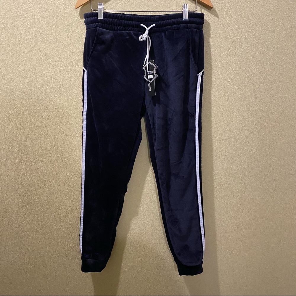 Women’s NWT 2XL / 3XL Fuyukai Soft Velour Navy w/ White Stripe Jogger Pants